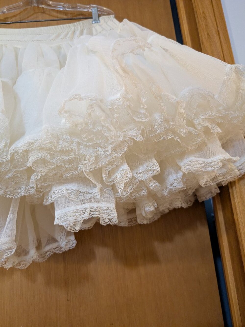 Crinoline - Adult OS - Picture 5 of 9